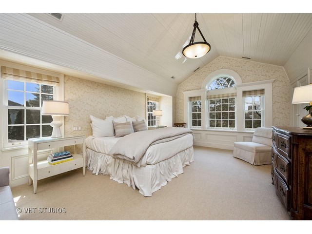 330 Locust Road Winnetka, IL 60093 - Photo 12 of 25 Gallery Image 12