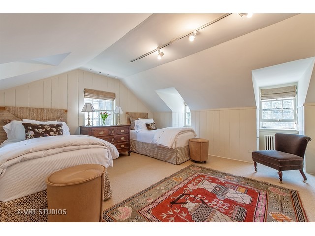 330 Locust Road Winnetka, IL 60093 - Photo 15 of 25 Gallery Image 15
