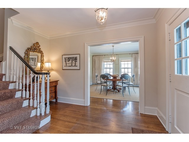330 Locust Road Winnetka, IL 60093 - Photo 3 of 25 Gallery Image 3