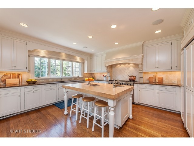 330 Locust Road Winnetka, IL 60093 - Photo 6 of 25 Gallery Image 6