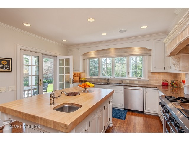 330 Locust Road Winnetka, IL 60093 - Photo 7 of 25 Gallery Image 7