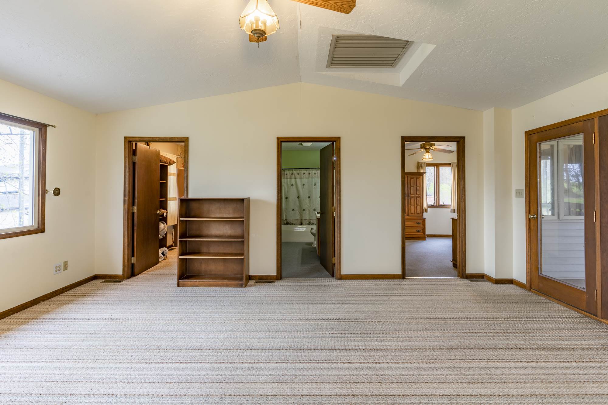 6048 West Orland Road Angola, IN 46703 - Photo 12 of 29 Gallery Image 12