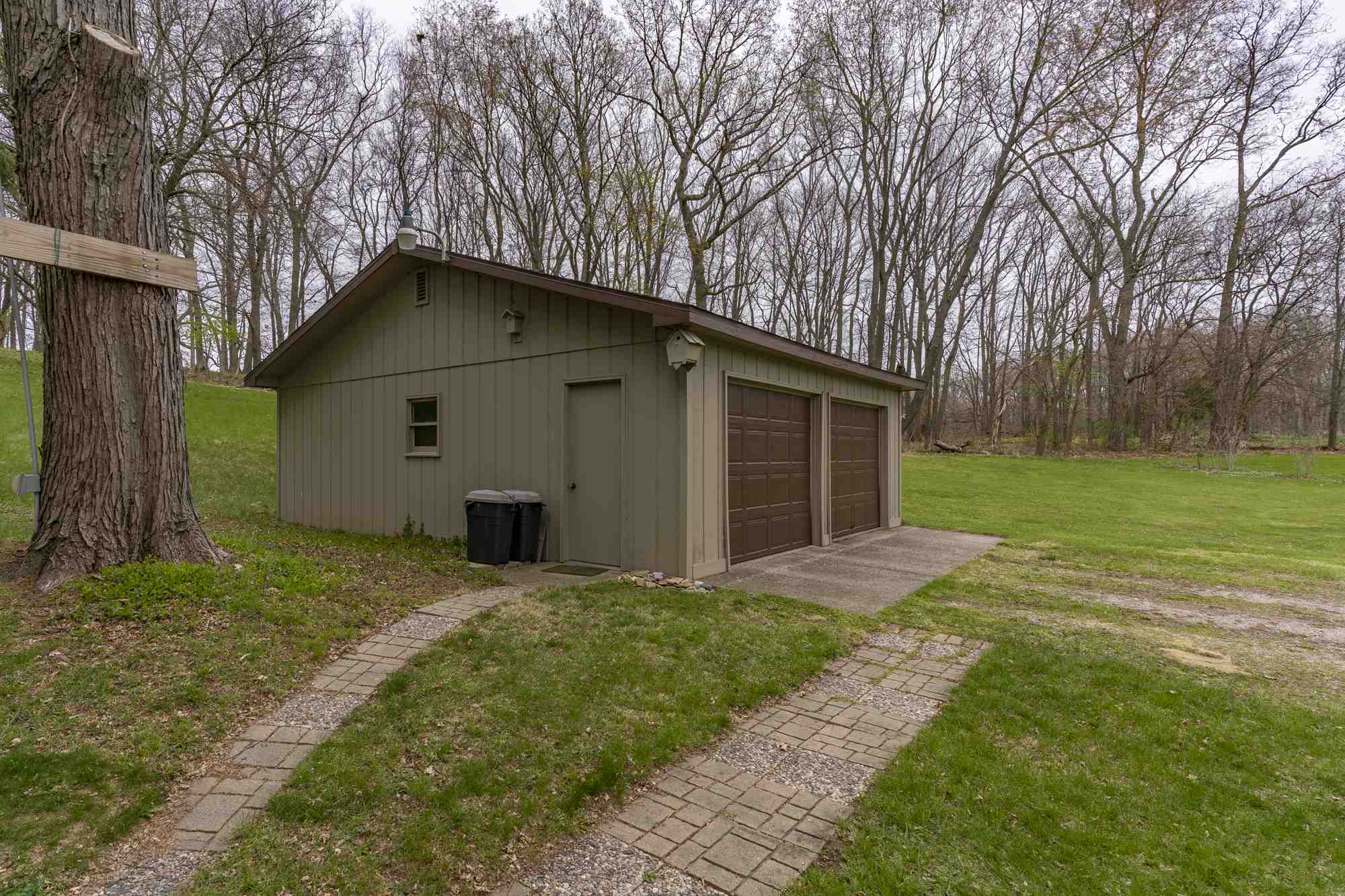 6048 West Orland Road Angola, IN 46703 - Photo 23 of 29 Gallery Image 23