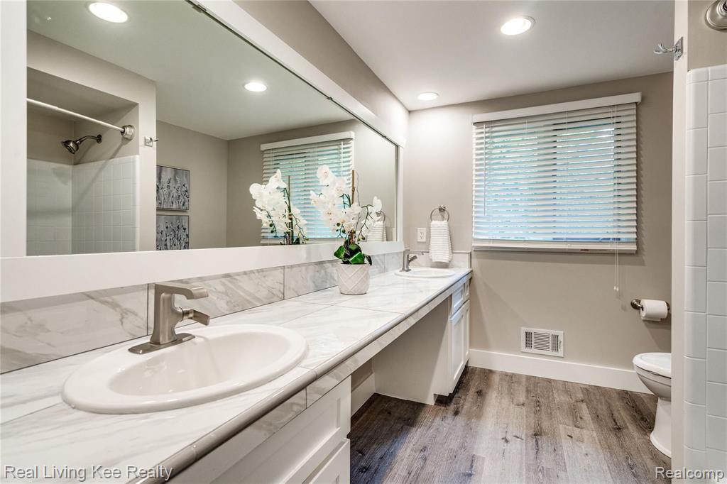 1802 North Kilburn Road Rochester Hills, MI 48306 - Photo 29 of 35