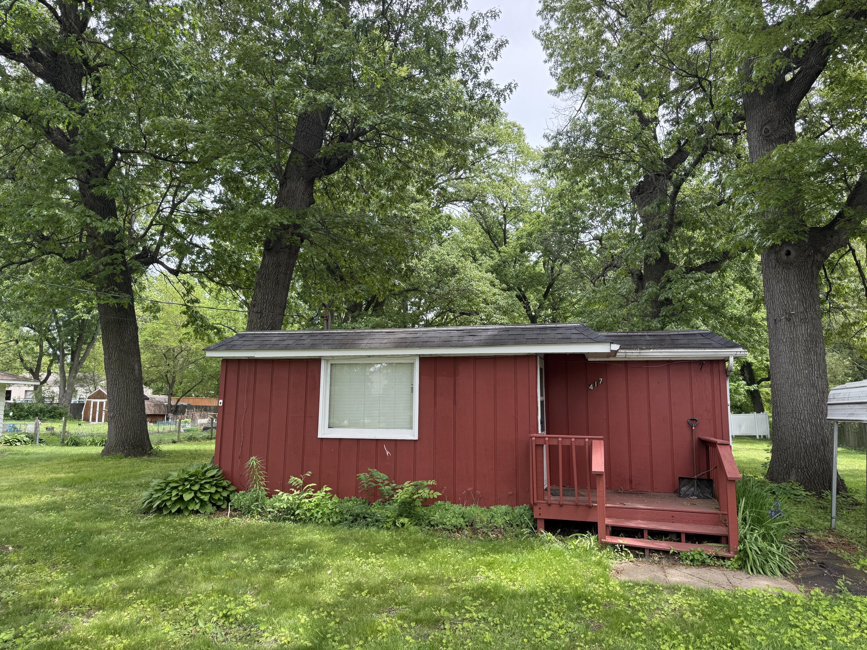 417 North Colfax Street Griffith, IN 46319 - Photo 1 of 5 a view of backyard with green space
