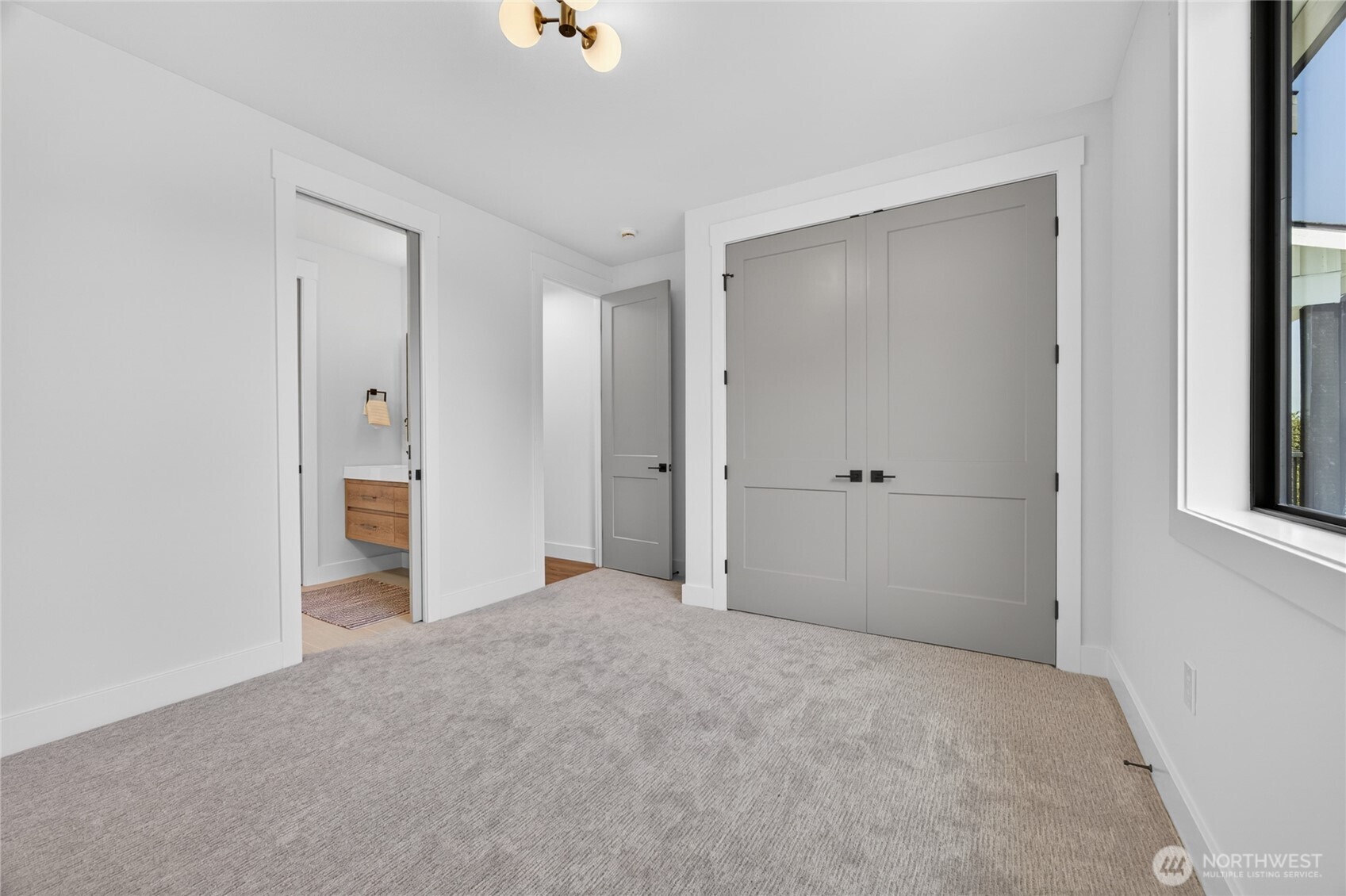13820 Military Road East Puyallup, WA 98374 - Photo 16 of 38