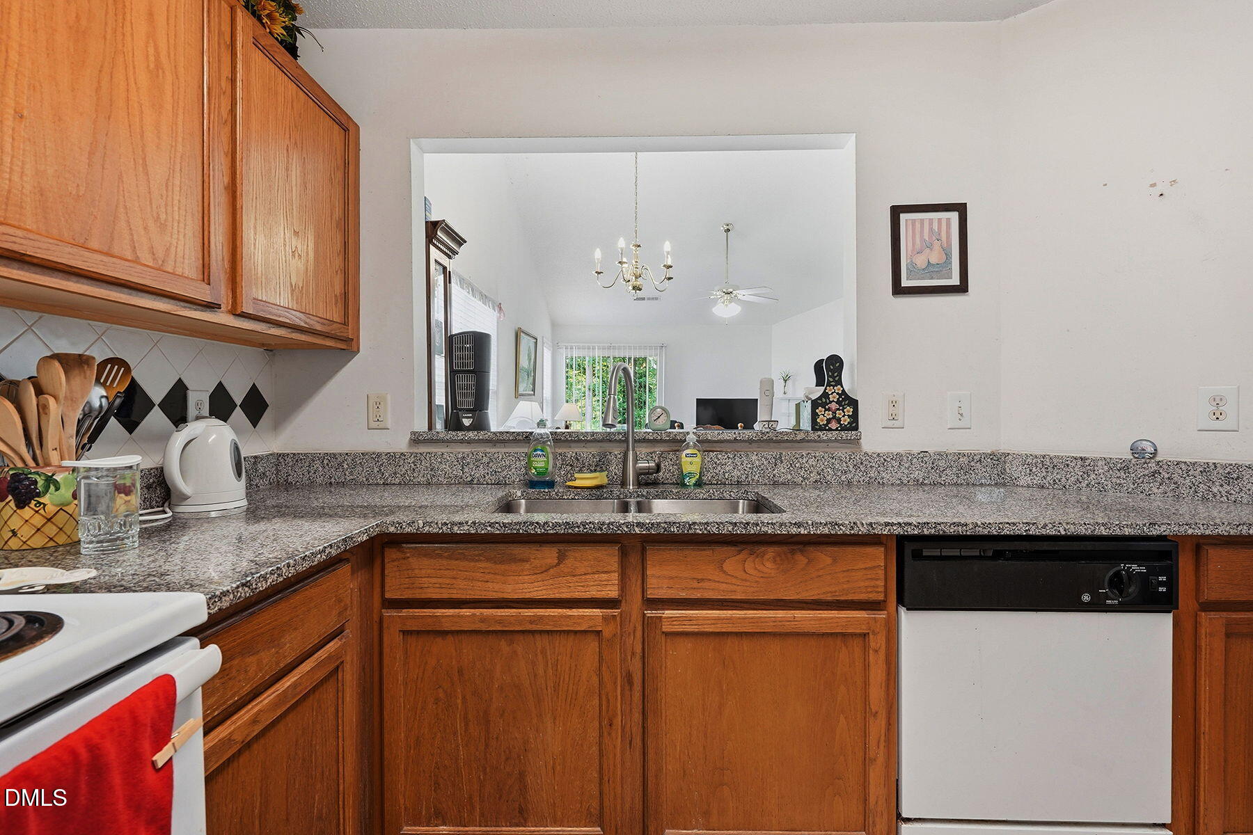 9 Pendleton Court Durham, NC 27713 - Photo 14 of 21 KitchenVI PendletonCt