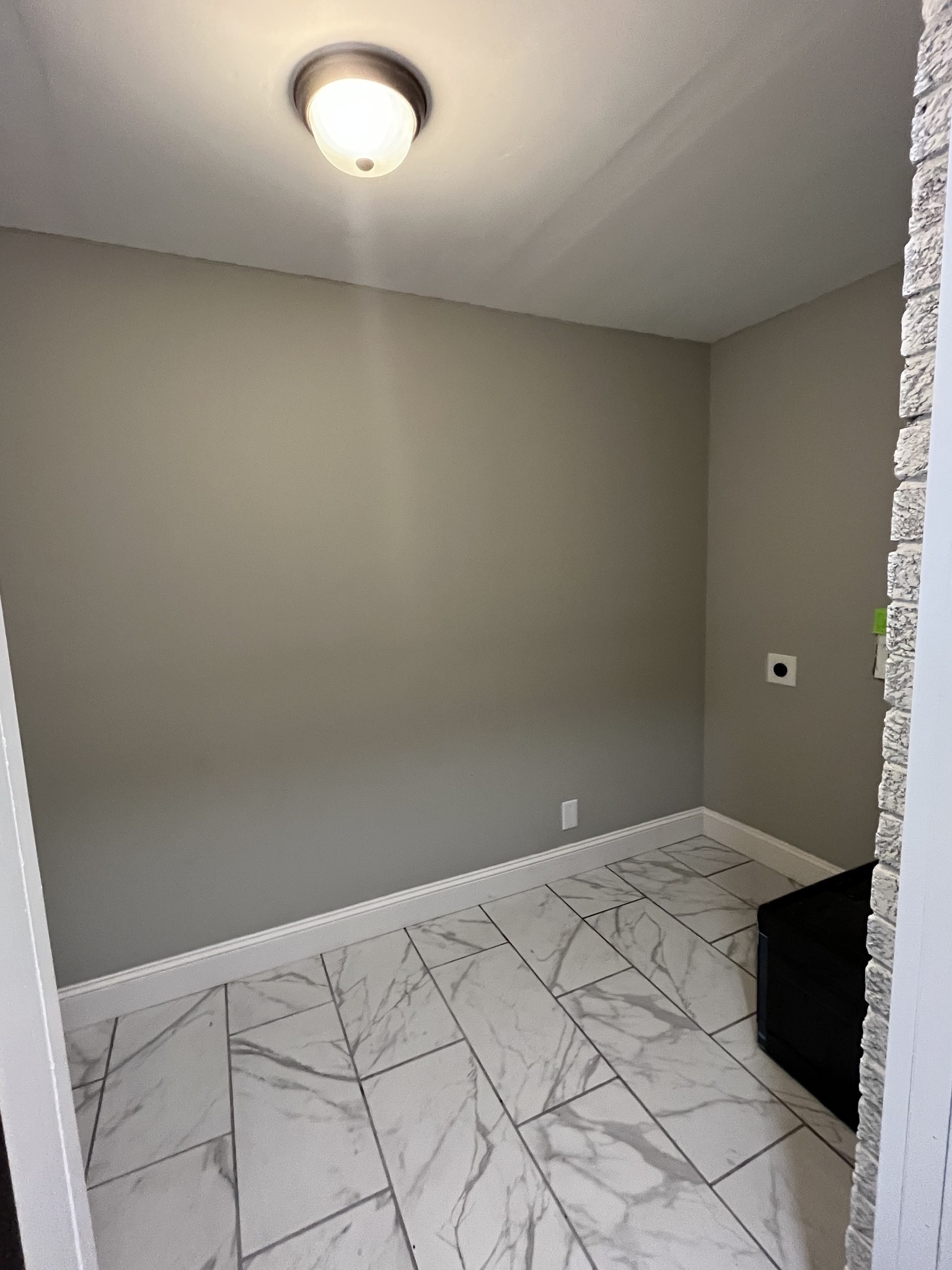 1690 Valley Road Clarksville, TN 37043 - Photo 8 of 16 a view of a room with a fan and a window