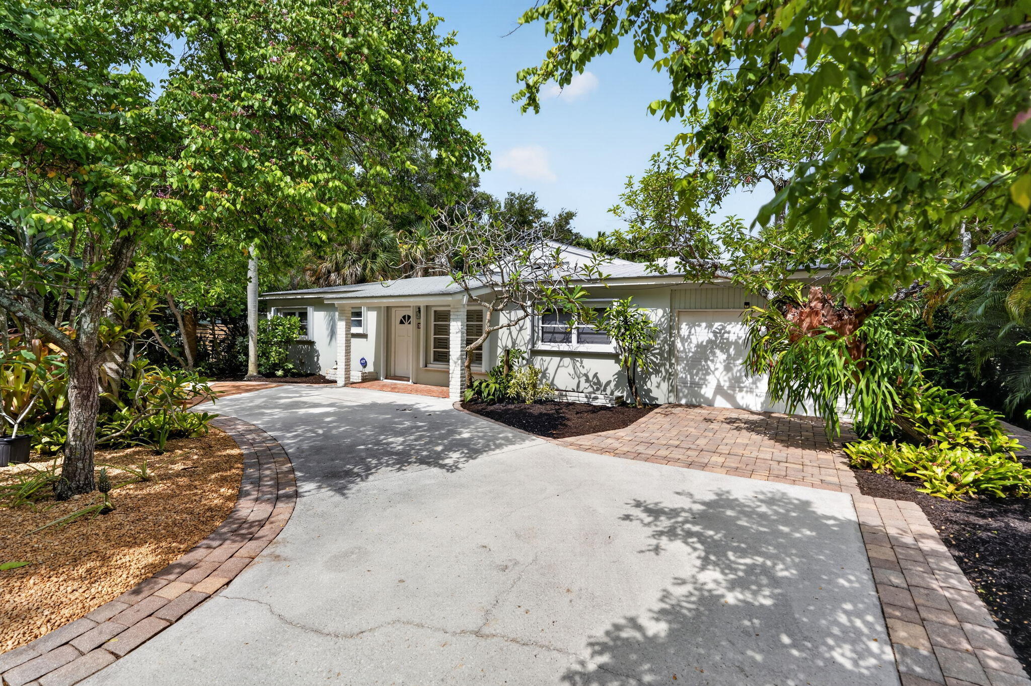 606 Paulina Road Jupiter, FL 33477 - Photo 1 of 49 4-web-or-mls-_MLP1037