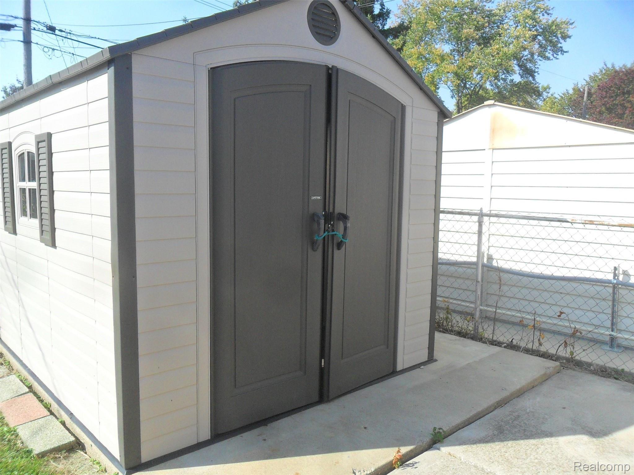 9688 Reeck Road Allen Park, MI 48101 - Photo 5 of 28 SAM_9561.JPG