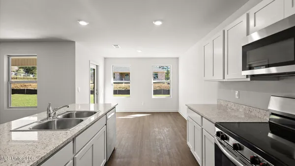 $292,400 | 220 Raulston Drive, Byram, MS 39272