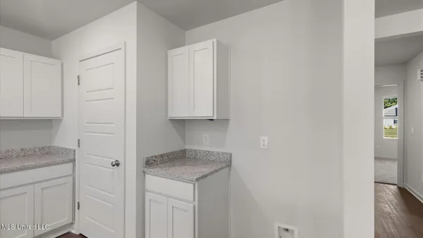 $292,400 | 220 Raulston Drive, Byram, MS 39272