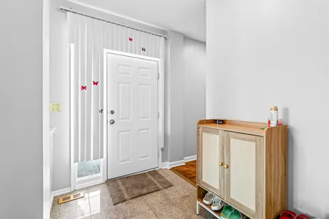 $419,500 | 7410 Lincoln Avenue, Unit B, Skokie, IL 60076