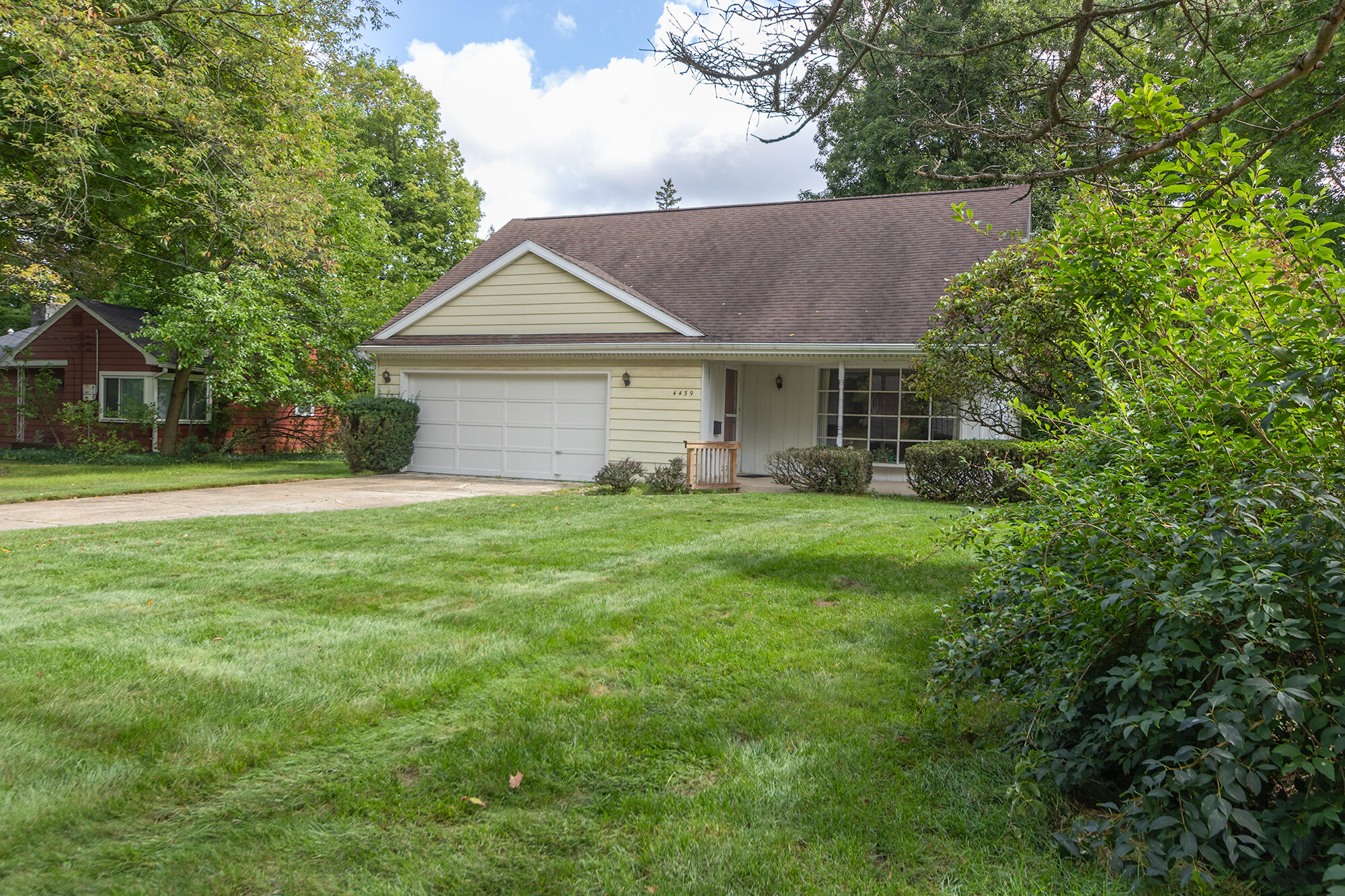 4439 Old Colony Road Kalamazoo, MI 49008 - Photo 2 of 30 Old_Colony_Rd_4439_02