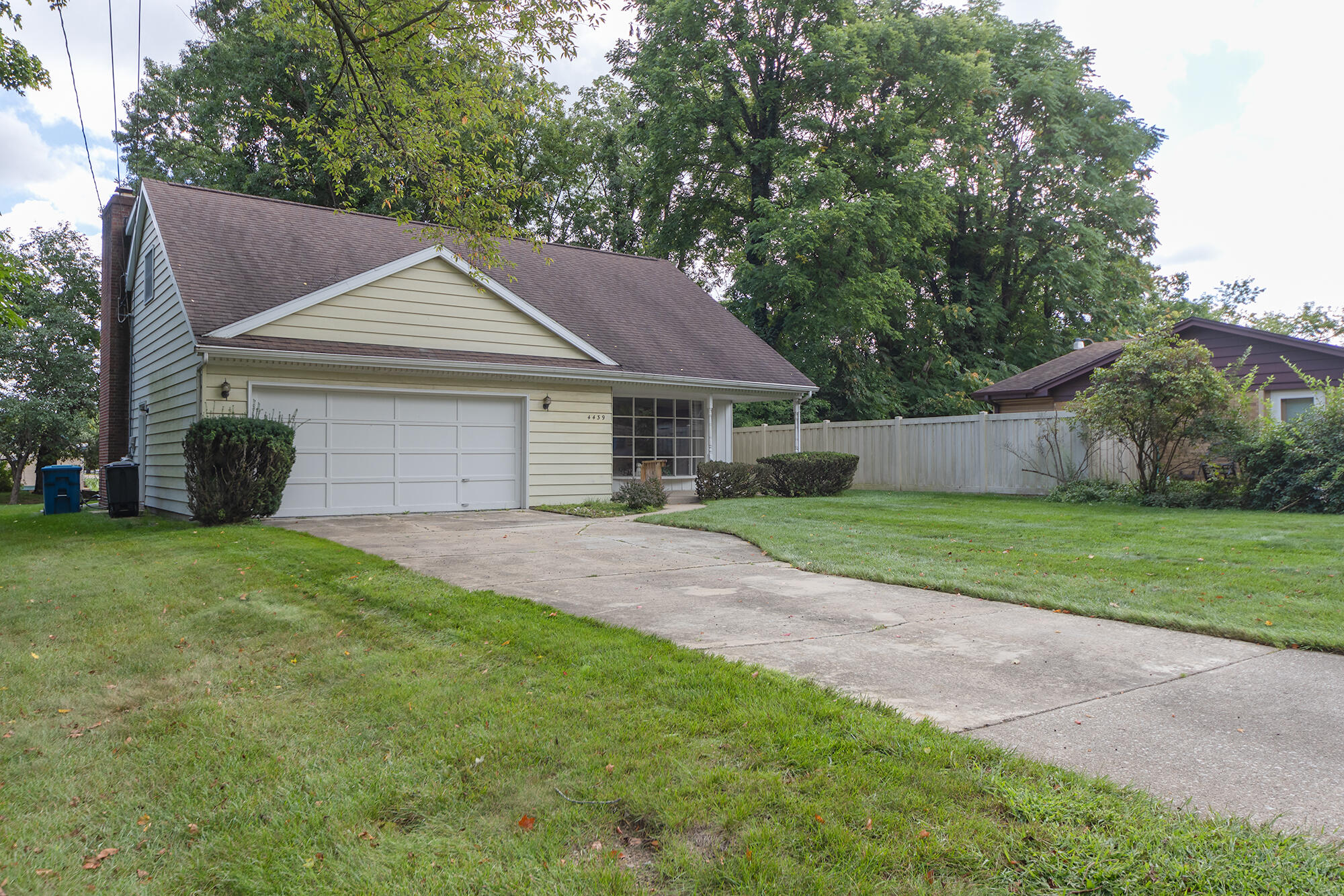 4439 Old Colony Road Kalamazoo, MI 49008 - Photo 3 of 30 Old_Colony_Rd_4439_03