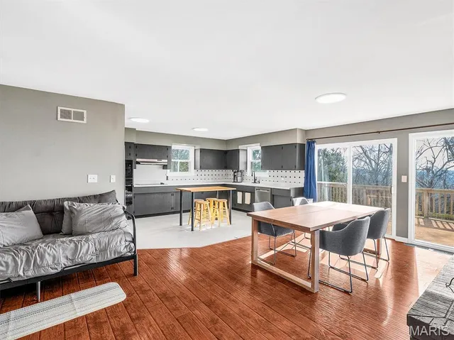 $300,000 | 2657 Hwy North, Pacific, MO 63069