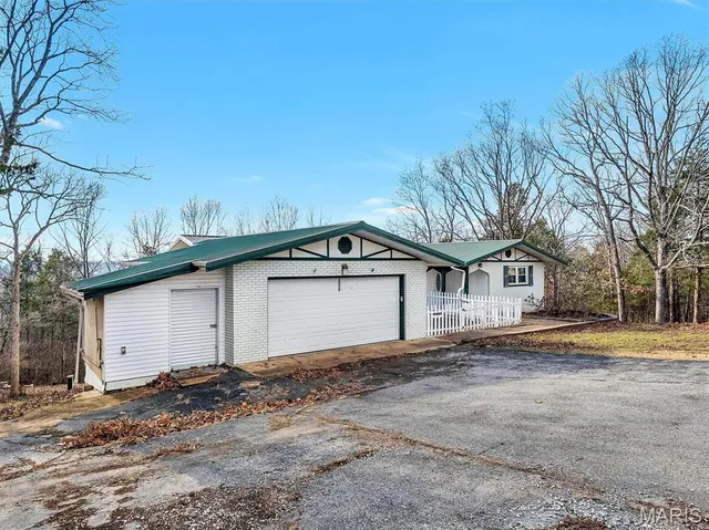 $300,000 | 2657 Hwy North, Pacific, MO 63069