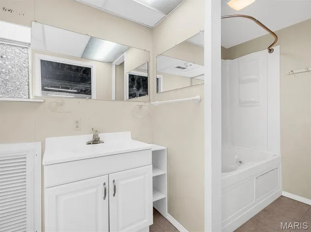 $300,000 | 2657 Hwy North, Pacific, MO 63069