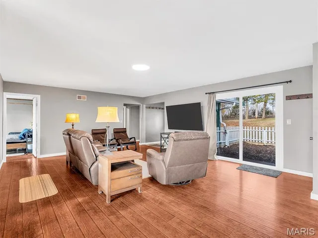 $300,000 | 2657 Hwy North, Pacific, MO 63069