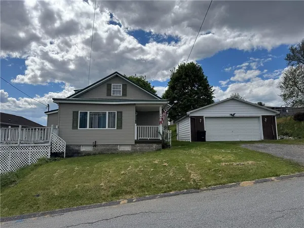 $88,000 | 1401 4th Street, Nanty Glo, PA 15943