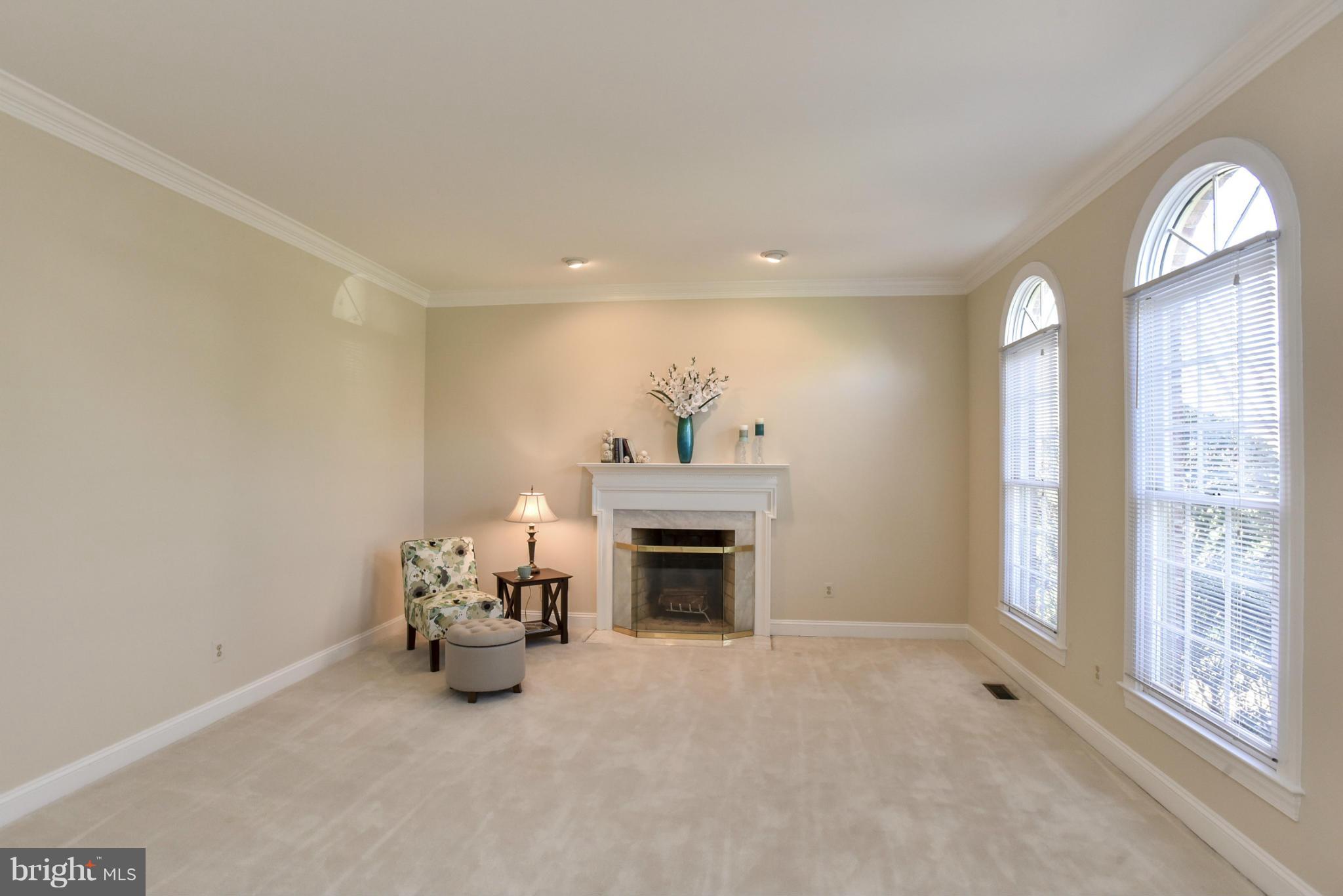 9723 Middleton Ridge Road Vienna, VA 22182 - Photo 2 of 30 Living Room