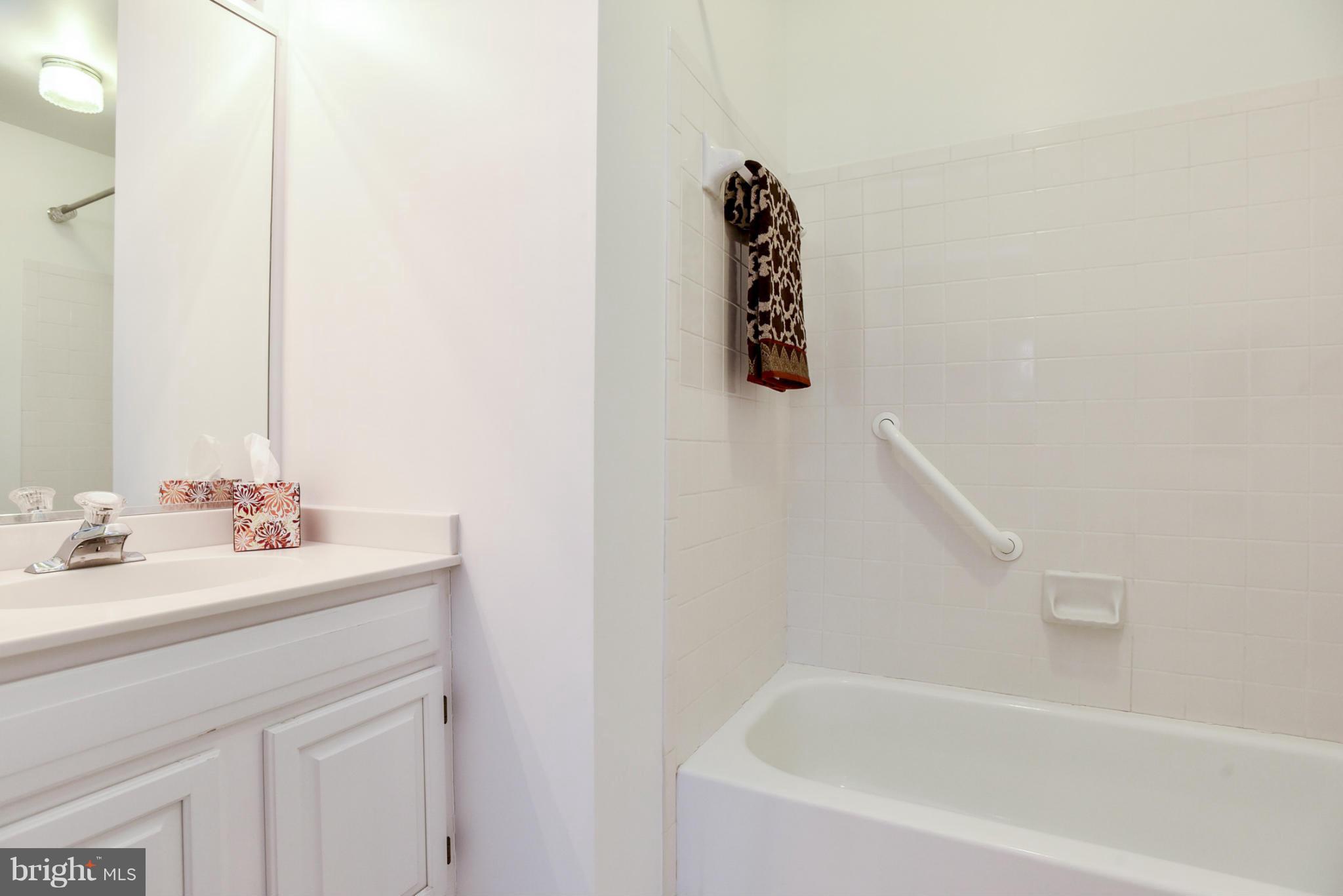 9723 Middleton Ridge Road Vienna, VA 22182 - Photo 23 of 30 Private Full Bath - Bedroom 4
