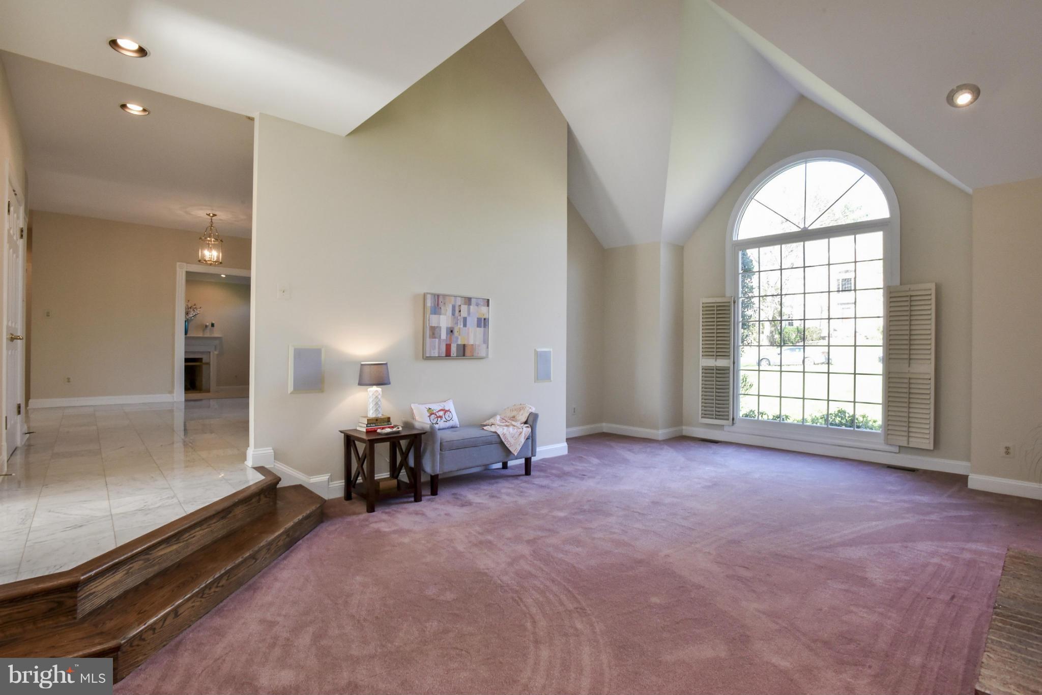 9723 Middleton Ridge Road Vienna, VA 22182 - Photo 8 of 30 Family Room with Vaulted Ceiling