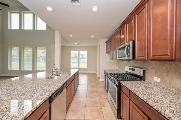 $429,999 | 7 Florentino Vine Place, Magnolia, TX 77354