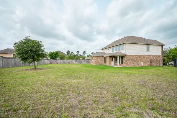 $429,999 | 7 Florentino Vine Place, Magnolia, TX 77354