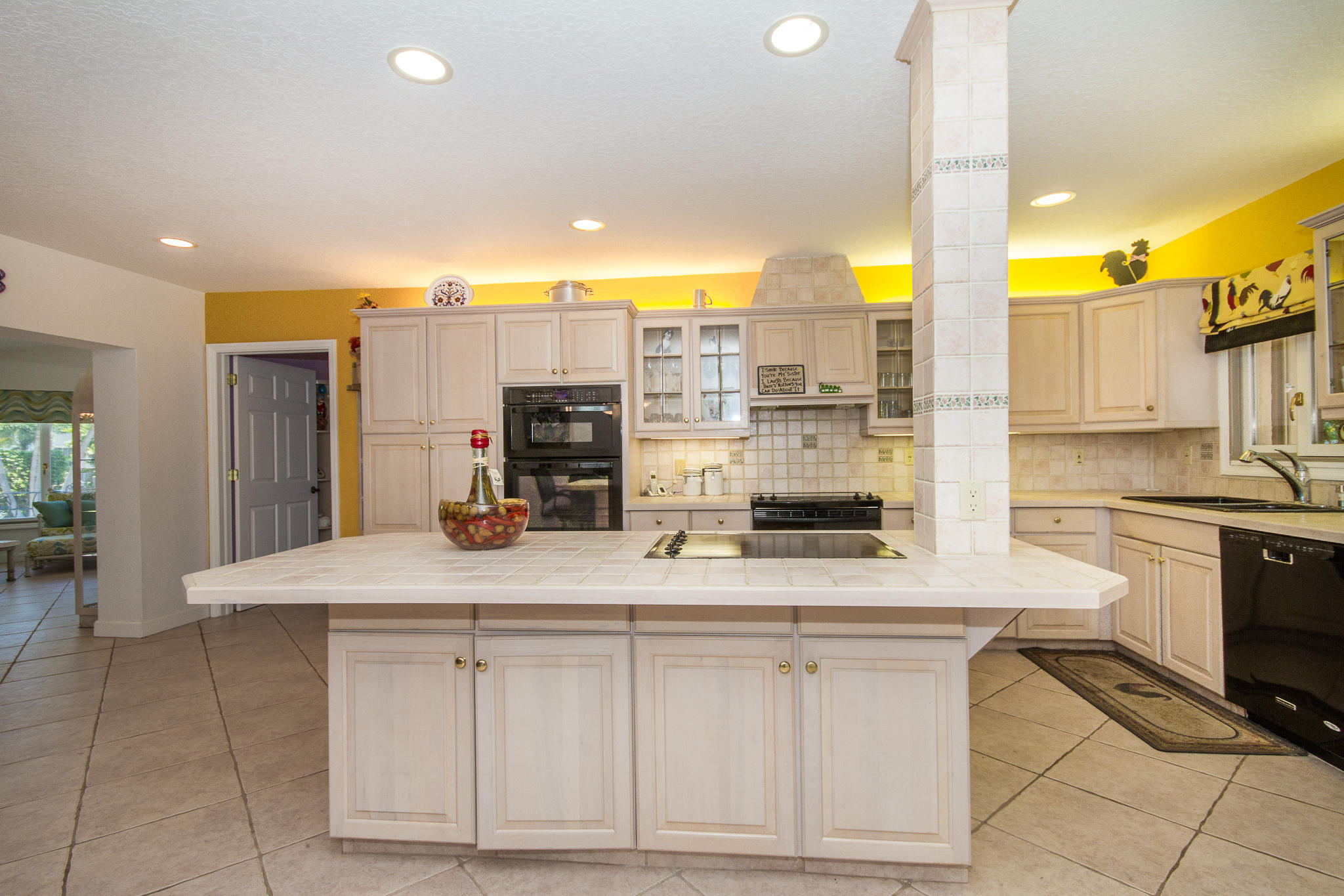 550 Phillips Drive Boca Raton, FL 33432 - Photo 15 of 35 550 Phillips Drive - Boca Raton-18