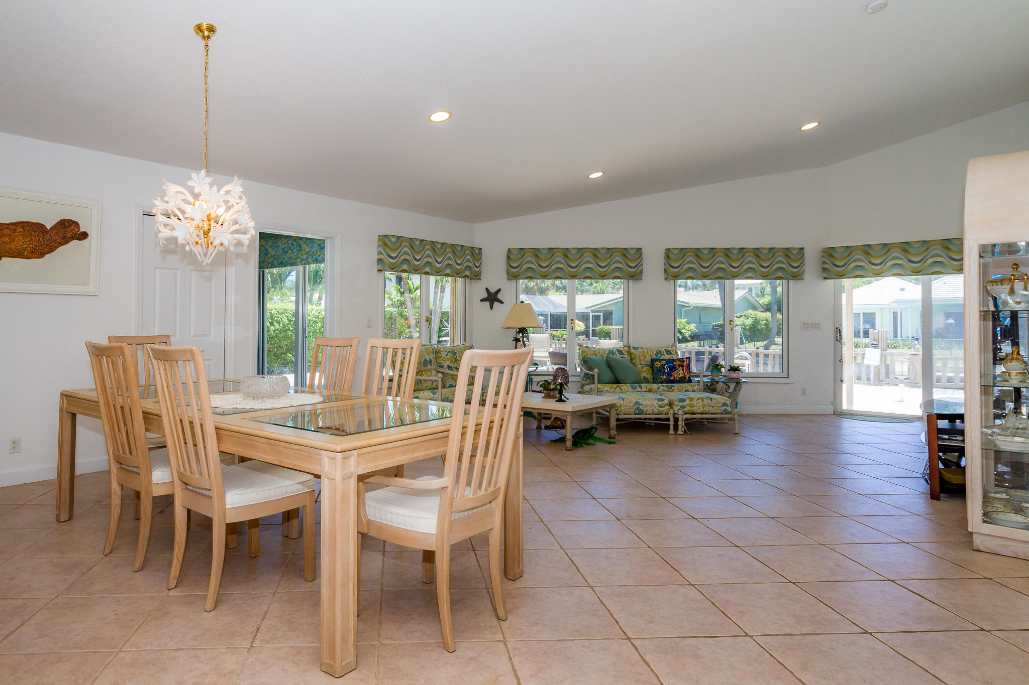 550 Phillips Drive Boca Raton, FL 33432 - Photo 10 of 35 550 Phillips Drive - Boca Raton-13