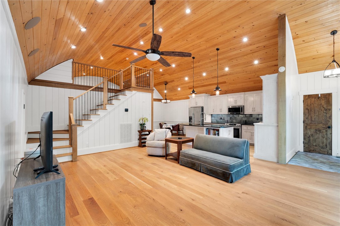 1457 Cheohee Valley Road Tamassee, SC 29686 - Photo 8 of 46 Gallery Image 8