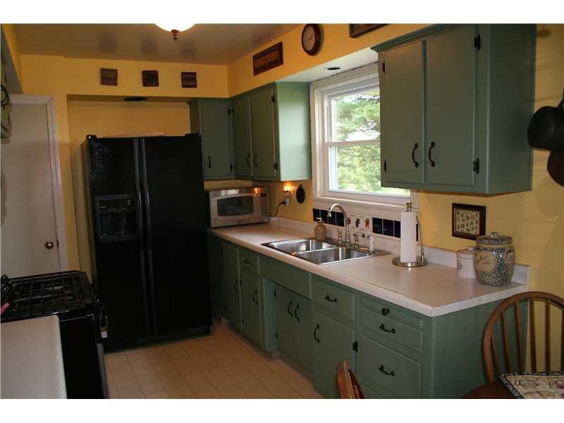 5640 Tuscarawas Road Beaver, PA 15009 - Photo 3 of 14 Kitchen.