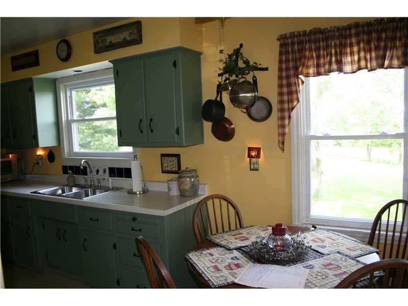 5640 Tuscarawas Road Beaver, PA 15009 - Photo 4 of 14 Kitchen.