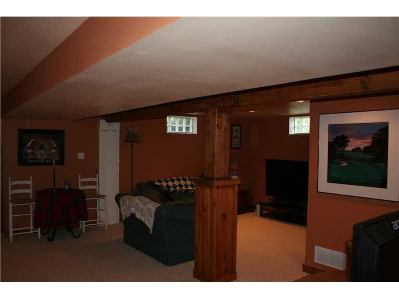 5640 Tuscarawas Road Beaver, PA 15009 - Photo 7 of 14 Family Room.
