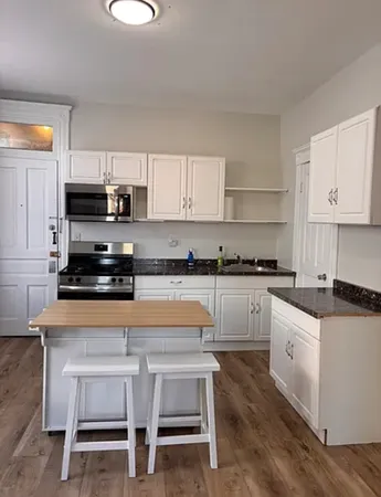 $1,600 | 1533 West 17th Street, Unit 3F, Chicago, IL 60608