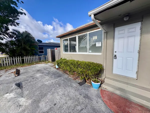 $1,650 | 2513 Avenue East, Riviera Beach, FL 33404