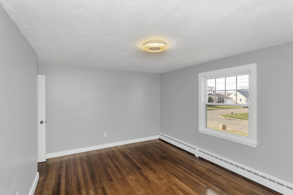 49 Bennett Street Chicopee, MA 01013 - Photo 29 of 41