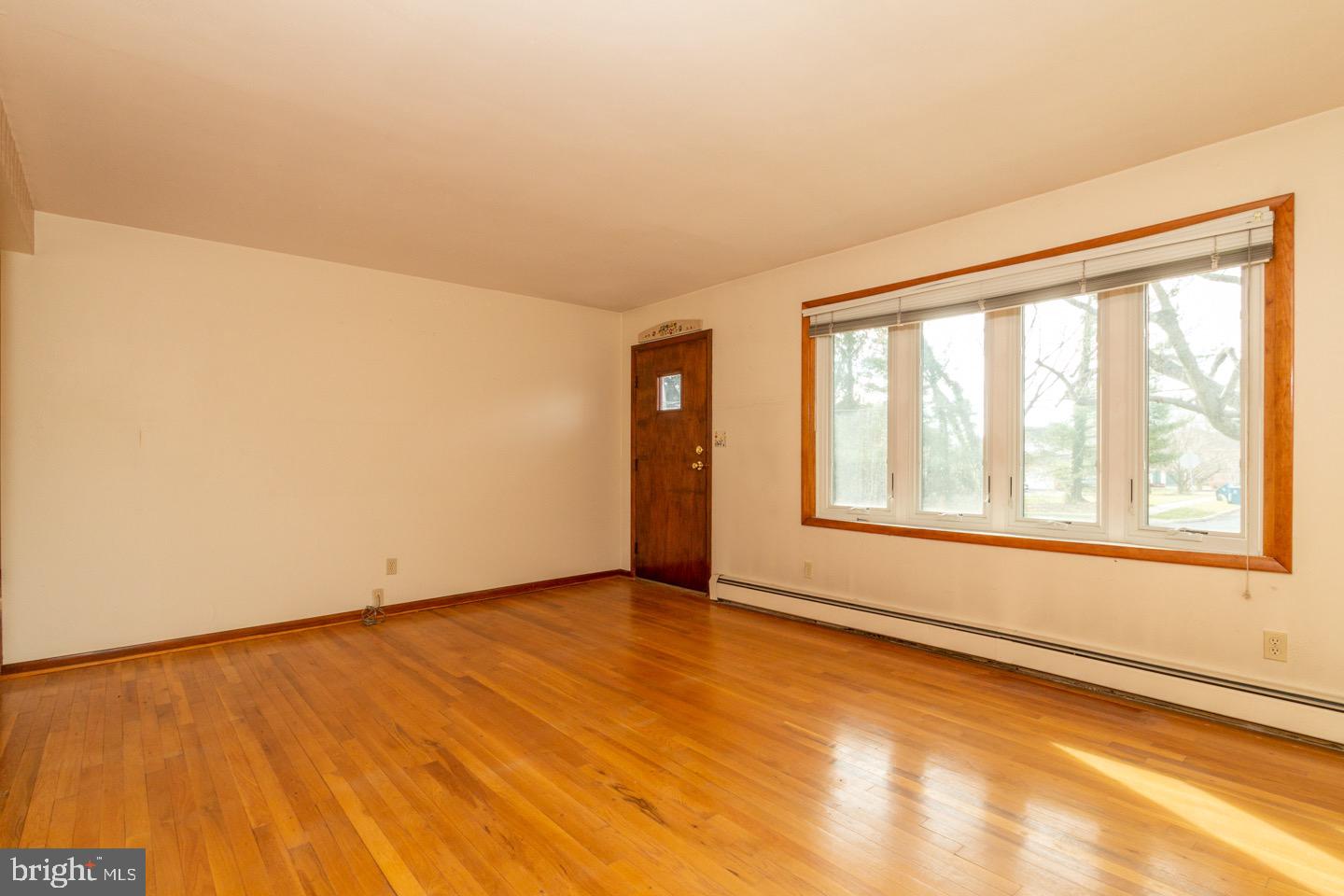 709 Park Road Lansdale, PA 19446 - Photo 4 of 26 Gallery Image 4