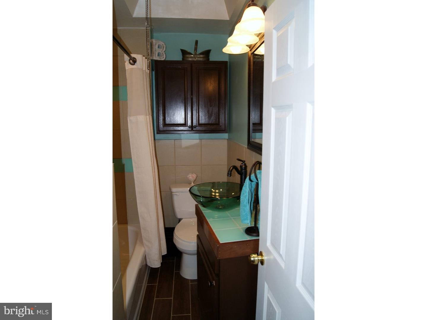 7705 Temple Road Philadelphia, PA 19150 - Photo 18 of 25 Bathroom