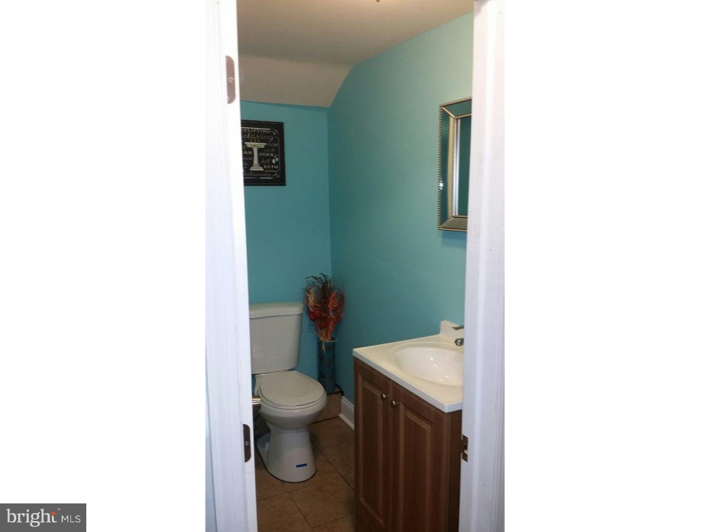 7705 Temple Road Philadelphia, PA 19150 - Photo 22 of 25 Bathroom