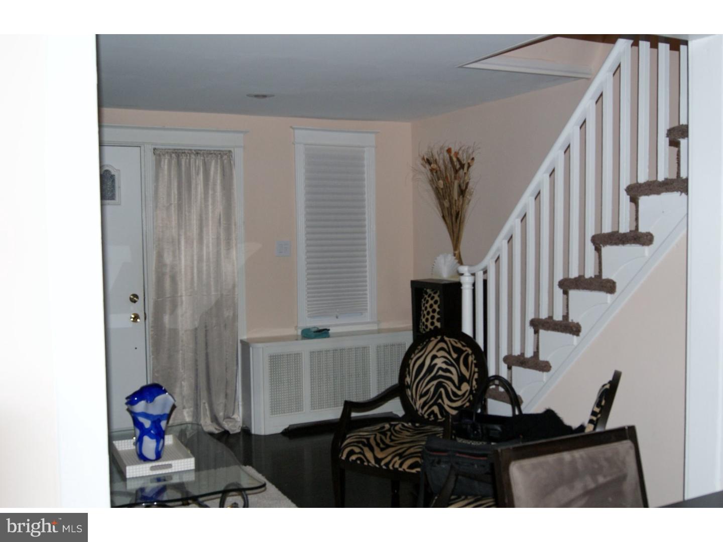 7705 Temple Road Philadelphia, PA 19150 - Photo 5 of 25 Living Room
