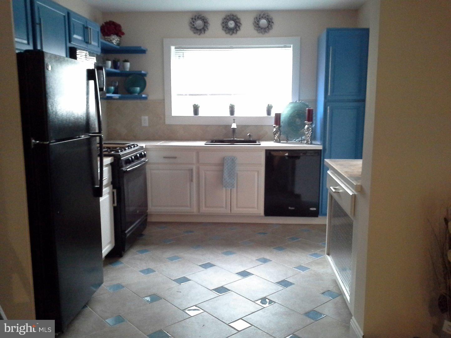 7705 Temple Road Philadelphia, PA 19150 - Photo 7 of 25 Kitchen