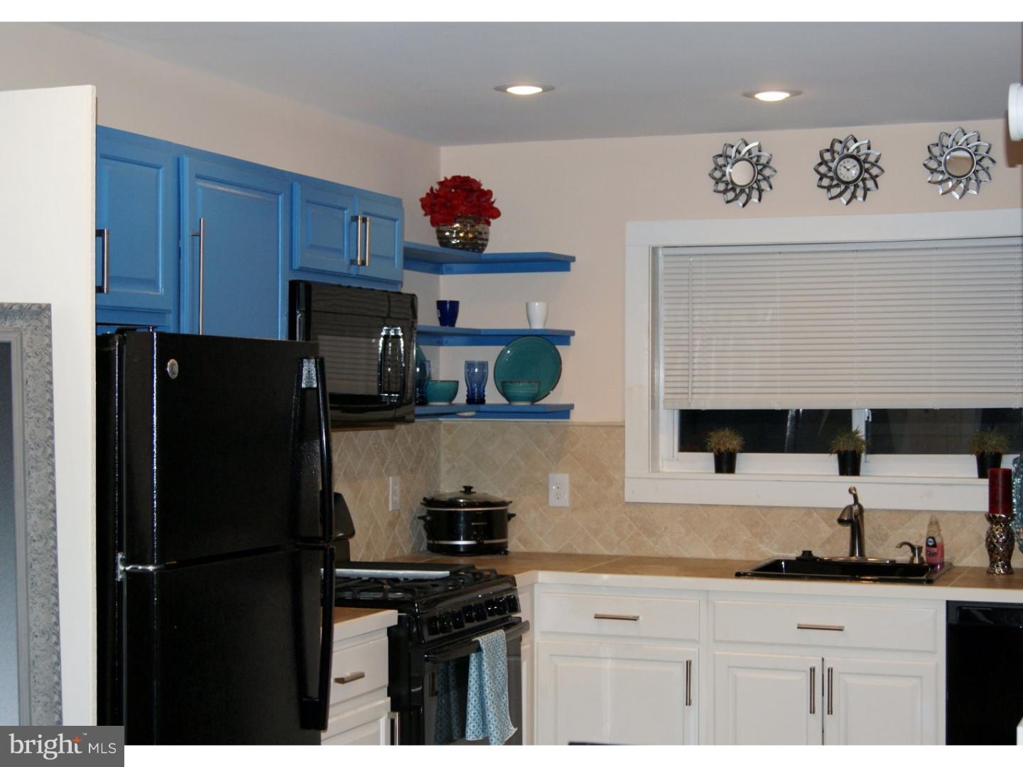 7705 Temple Road Philadelphia, PA 19150 - Photo 10 of 25 Kitchen