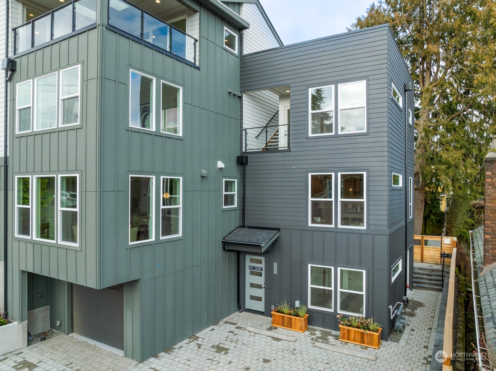 356 North 75th Street, Unit B Seattle, WA 98103 - Photo 2 of 32 a front view of a house