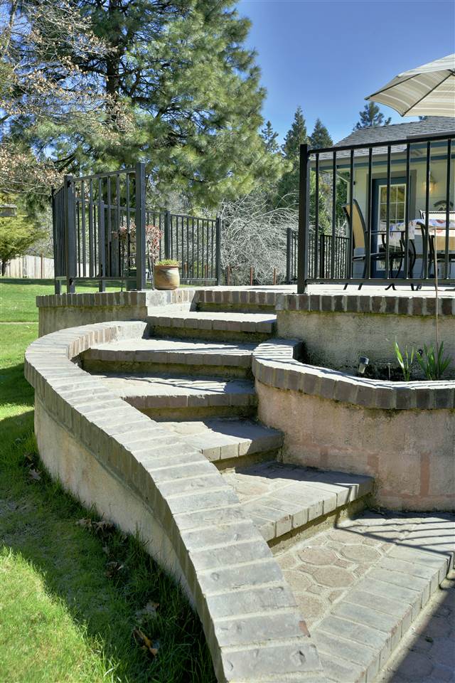 734 Aiello Road Mount Shasta, CA 96067 - Photo 17 of 27 Gallery Image 17