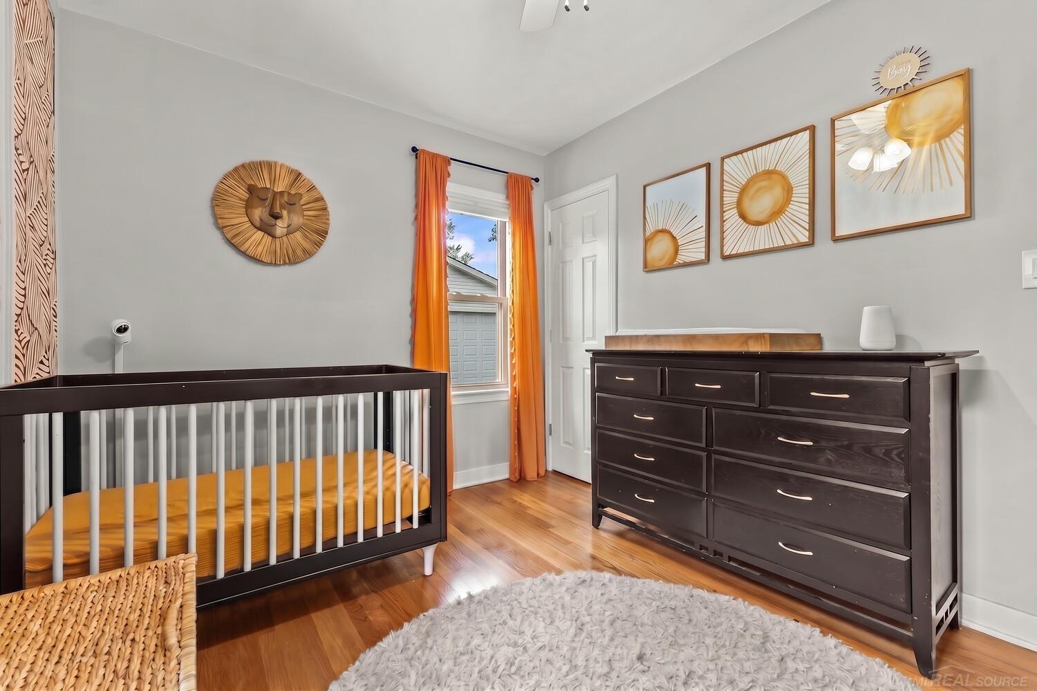 1521 Hampton Road Grosse Pointe, MI 48236 - Photo 15 of 34 50216102-f2a33737-1f3d-452a-b5b1-00b212e21258.JPG