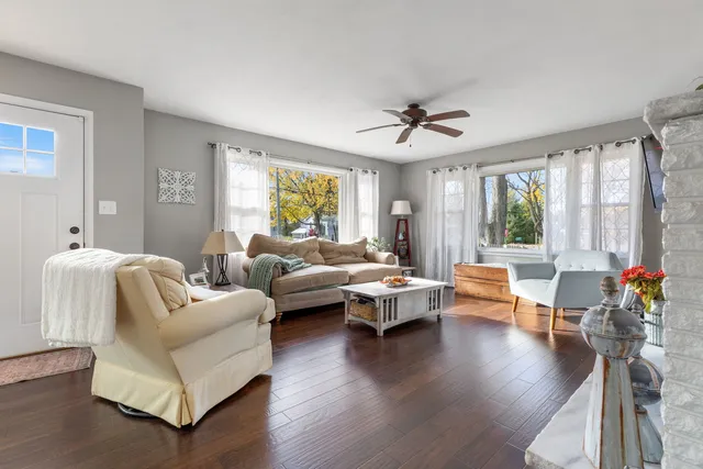 $389,000 | 118 West Reader Street, Elburn, IL 60119