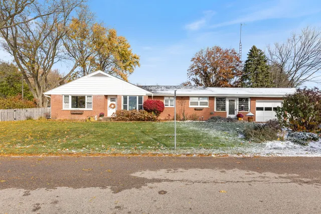 $389,000 | 118 West Reader Street, Elburn, IL 60119
