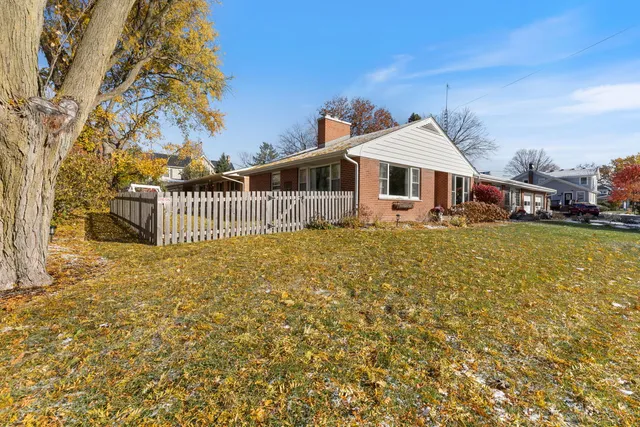 $389,000 | 118 West Reader Street, Elburn, IL 60119